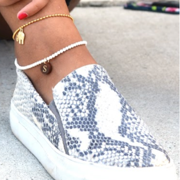 Moon and Lola - Rhea White Turquoise Anklet